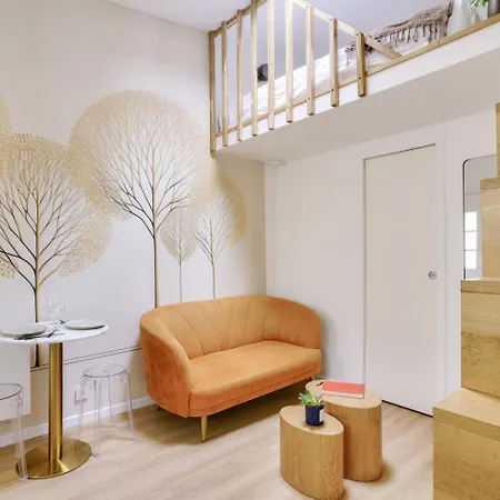 Beautiful In Small House Near Eiffel Tower * Párizs