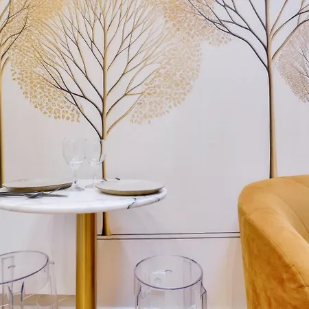 Beautiful In Small House Near Eiffel Tower