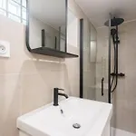 Appartement Beautiful In Small House Near Eiffel Tower *